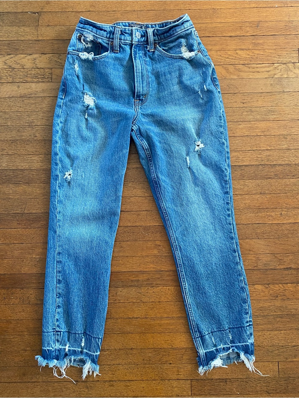 Abercrombie and Fitch High Rise Mom Jeans Curve Love 25